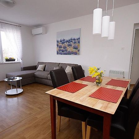 City Center Accommodation Zara Camera foto