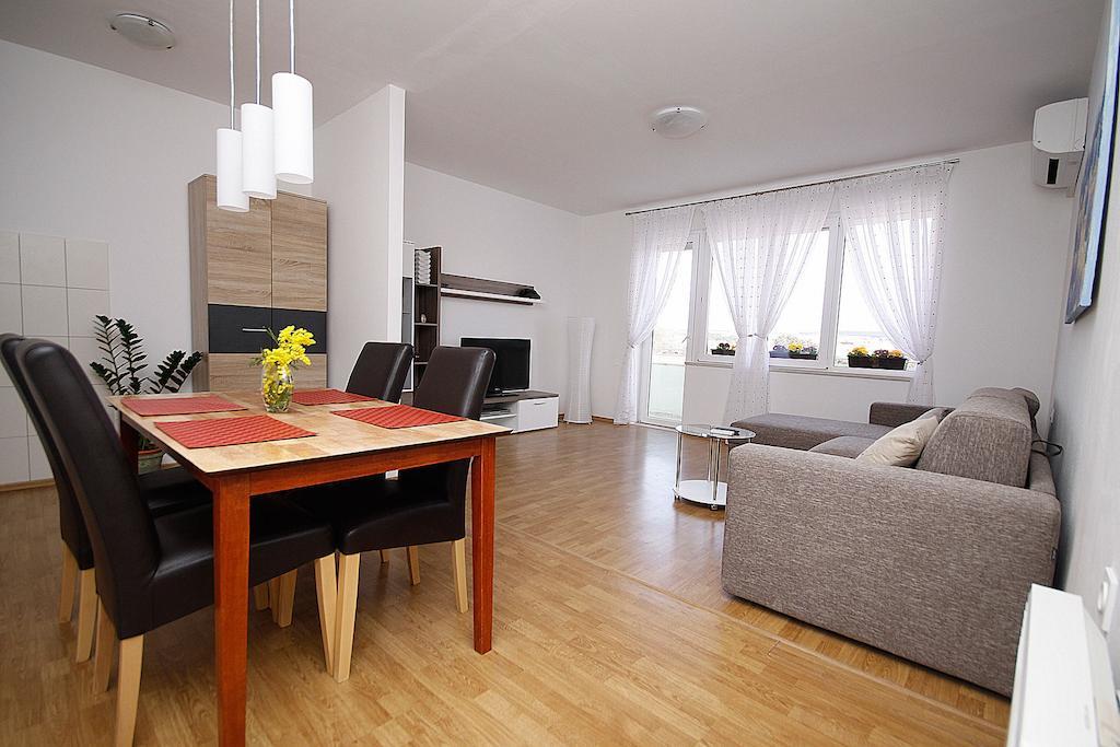 City Center Accommodation Zara Esterno foto