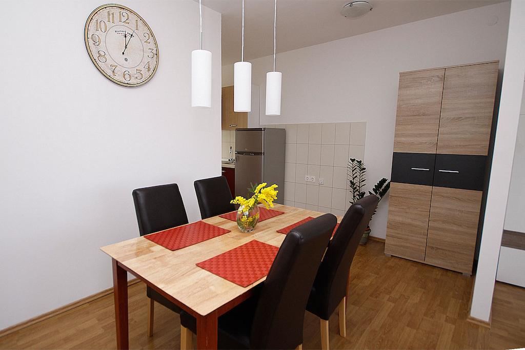 City Center Accommodation Zara Esterno foto