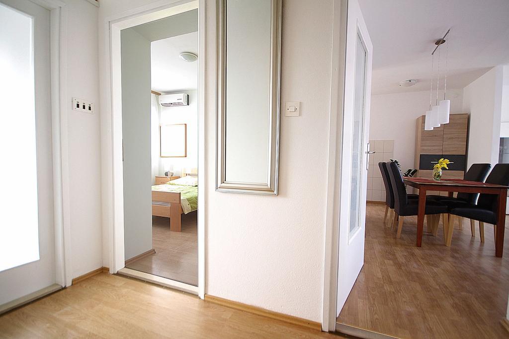 City Center Accommodation Zara Camera foto