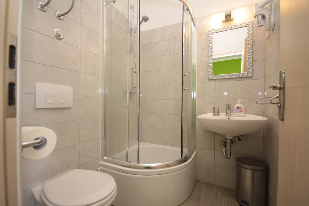 City Center Accommodation Zara Esterno foto