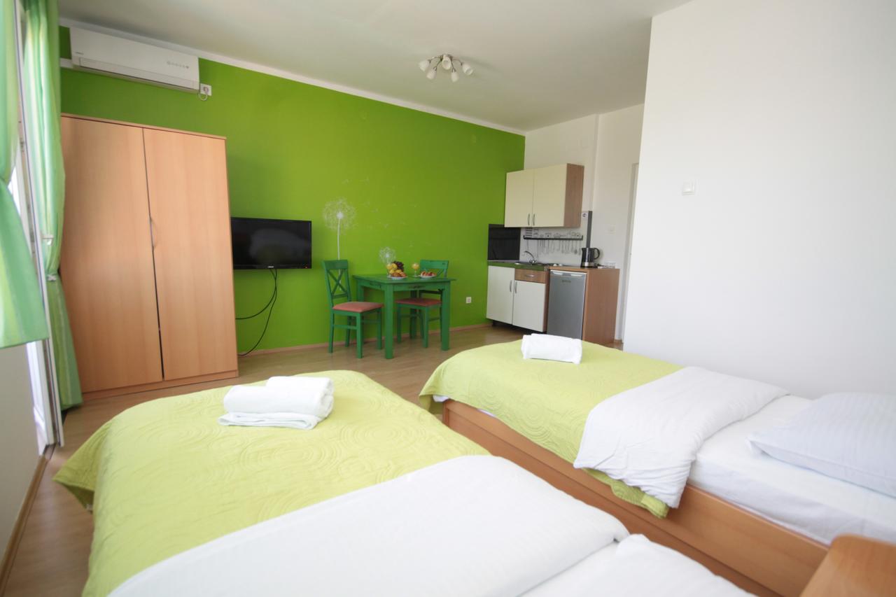 City Center Accommodation Zara Esterno foto